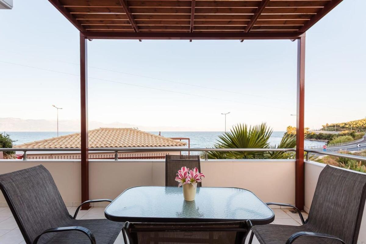 Villa Armonia - Beachfront Majestic Retreat Πεταλίδι Εξωτερικό φωτογραφία