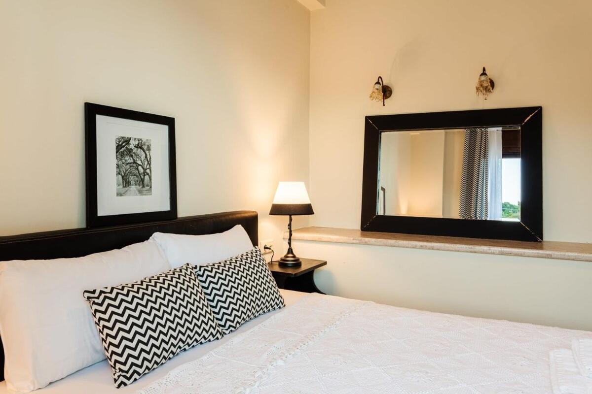 Villa Armonia - Beachfront Majestic Retreat Πεταλίδι Εξωτερικό φωτογραφία