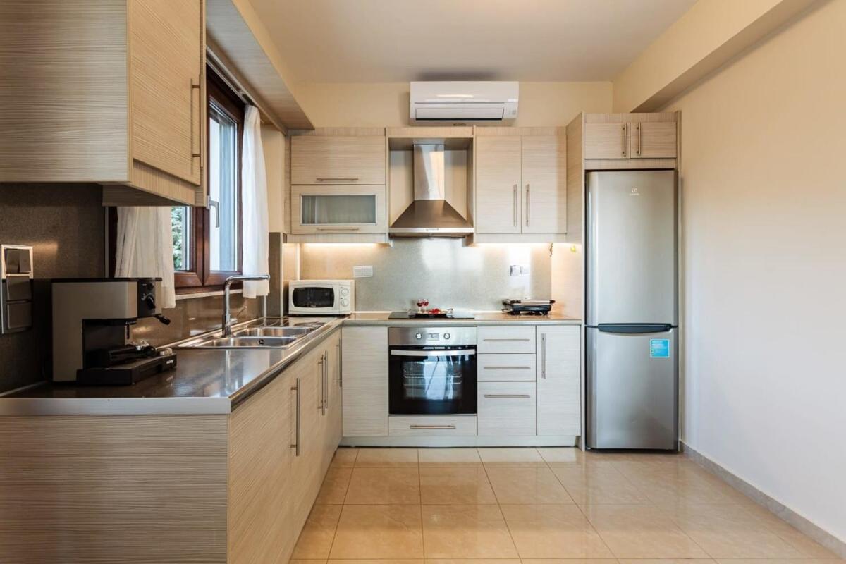 Villa Armonia - Beachfront Majestic Retreat Πεταλίδι Εξωτερικό φωτογραφία