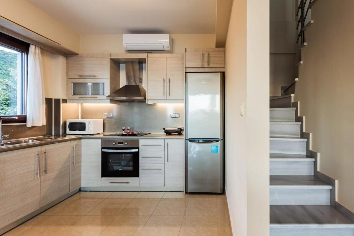 Villa Armonia - Beachfront Majestic Retreat Πεταλίδι Εξωτερικό φωτογραφία