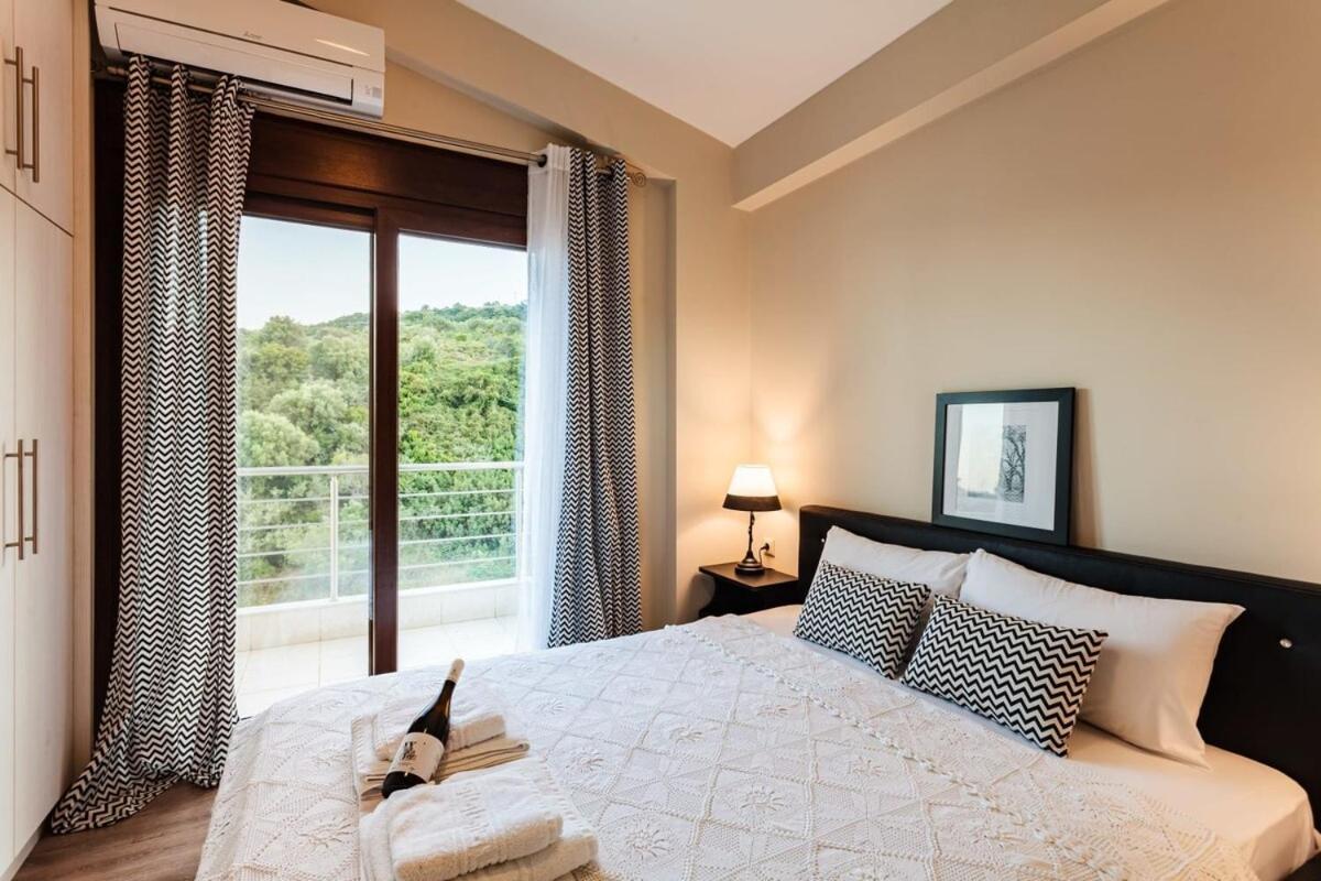 Villa Armonia - Beachfront Majestic Retreat Πεταλίδι Εξωτερικό φωτογραφία