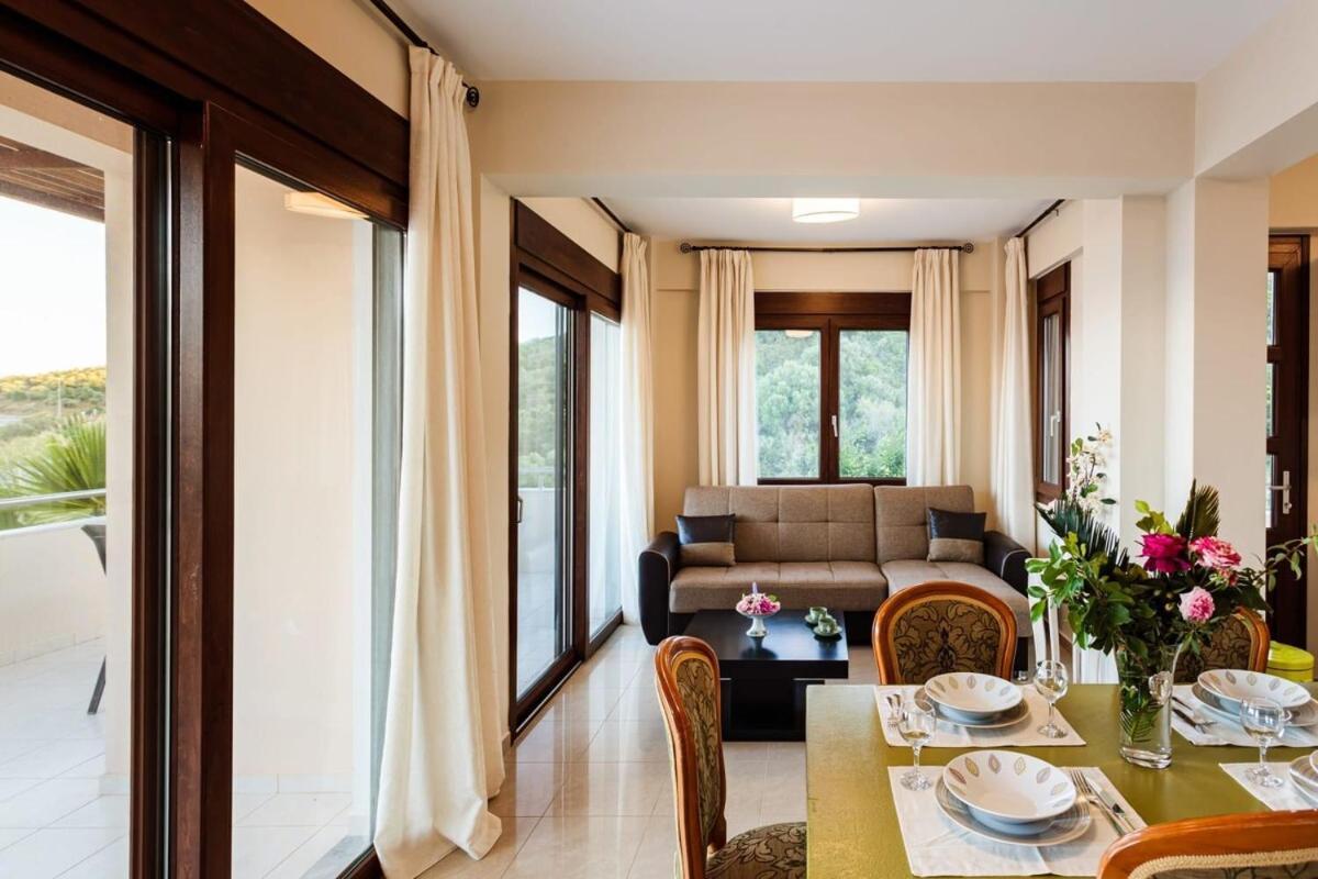 Villa Armonia - Beachfront Majestic Retreat Πεταλίδι Εξωτερικό φωτογραφία
