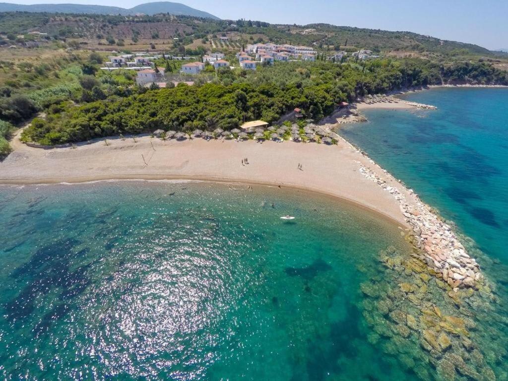 Villa Armonia - Beachfront Majestic Retreat Πεταλίδι Εξωτερικό φωτογραφία